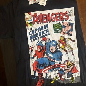 Marvel Avengers Retro Comic T-Shirt with Red and Blue